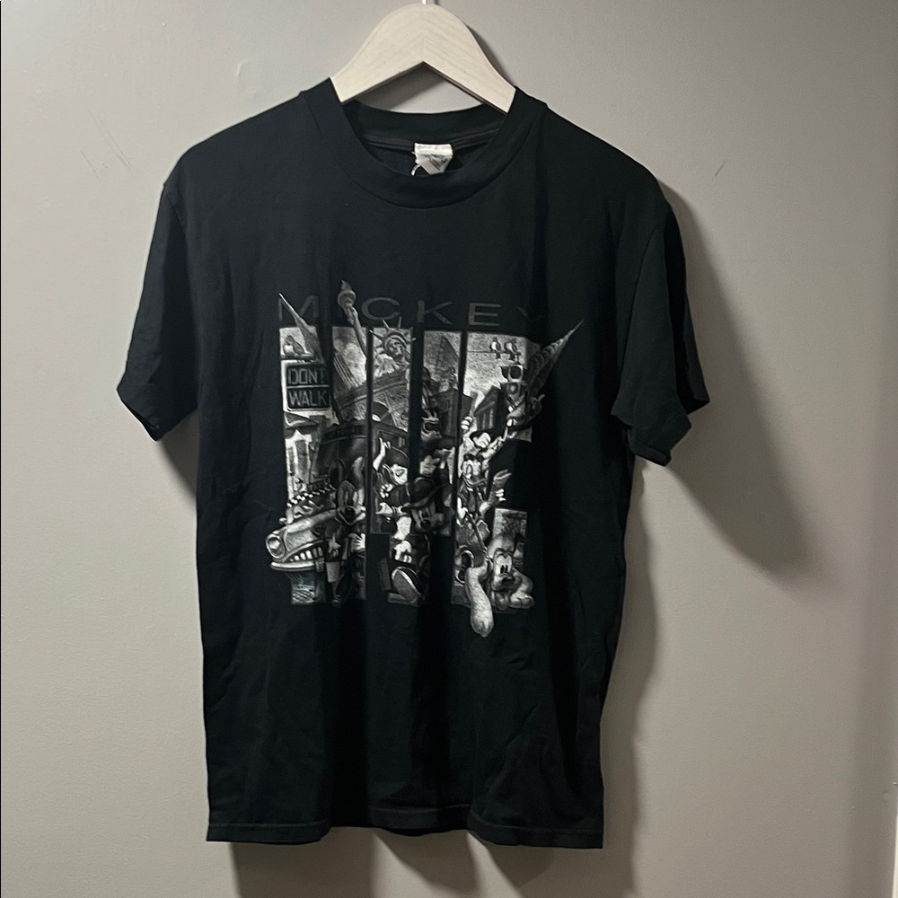 Disney Mickey and Friends New York Graphic Tee Black Size Medium USA